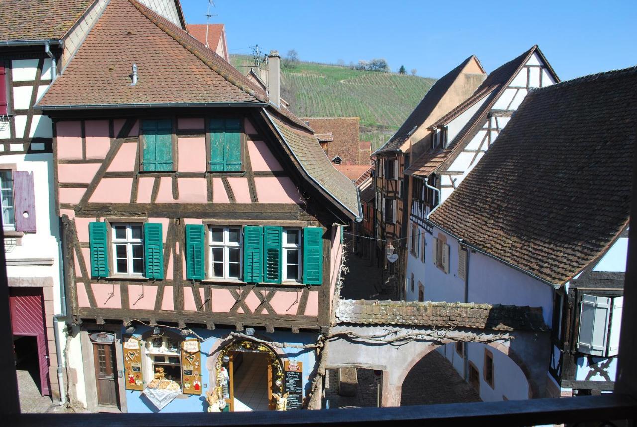 Gite Au coeur de Riquewihr - vue sur le vignoble à Riquewihr Esterno foto